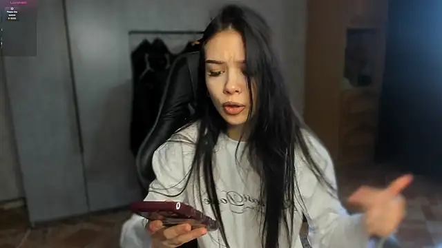 SweetyDeviliya online show from April 14, 6:08 am