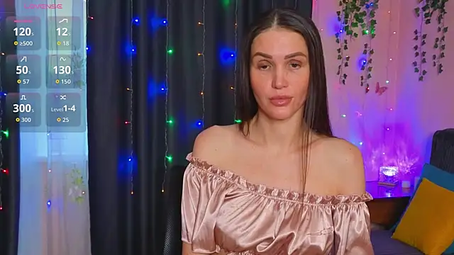 Snapshot of cross_the_line chatting on October 17, 10:40 am cross the line online show from October 17, 10:40 am