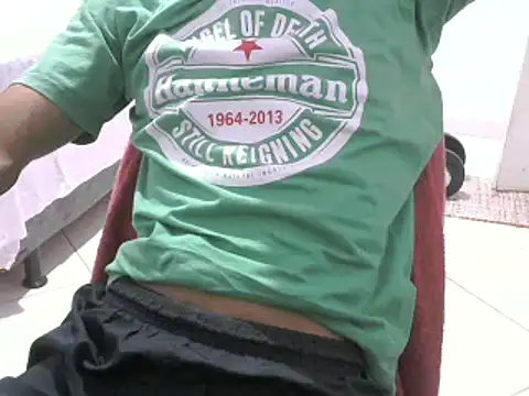 Snapshot of bbehemothh chatting on December 1, 11:04 pm bbehemothh online show from December 1, 11:04 pm