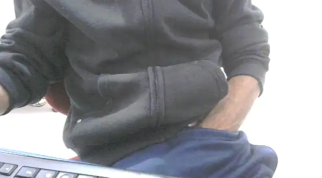 Snapshot of bbehemothh chatting on December 5, 11:38 am bbehemothh online show from December 5, 11:38 am