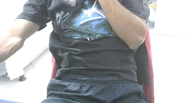 Snapshot of bbehemothh chatting on December 8, 11:24 am bbehemothh online show from December 8, 11:24 am