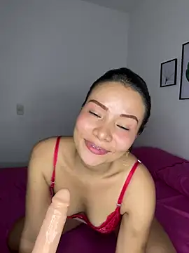 Snapshot of Rousse_blue chatting on December 24, 9:28 am Rousse blue online show from December 24, 9:28 am