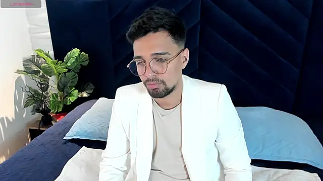 Edward max online show from April 18, 3:32 am