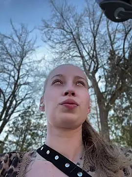 Hr Frk Olsen online show from April 17, 1:47 pm