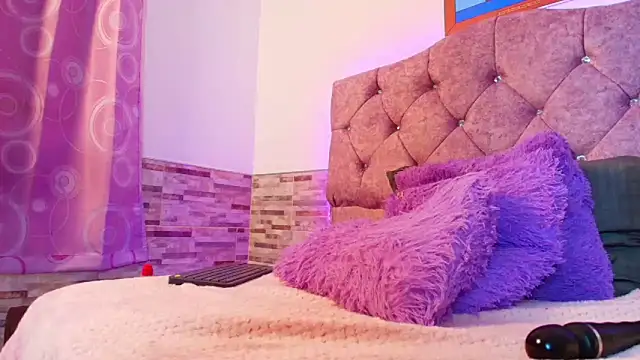 Snapshot of Melannytaylor chatting on March 12, 3:29 pm Melannytaylor online show from March 12, 3:29 pm