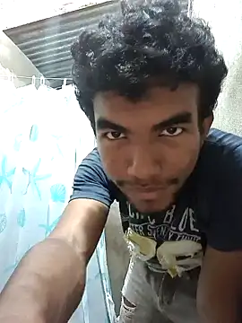 Snapshot of Reynold2608 chatting on February 15, 11:14 pm Reynold2608 online show from February 15, 11:14 pm