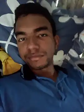 Snapshot of Reynold2608 chatting on November 29, 4:32 pm Reynold2608 online show from November 29, 4:32 pm