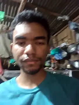 Reynold2608 online show from December 17, 11:44 pm