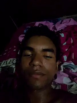Snapshot of Reynold2608 chatting on April 21, 2:51 am Reynold2608 online show from April 21, 2:51 am