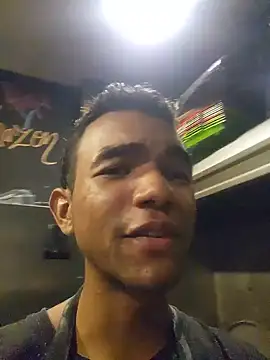 Snapshot of Reynold2608 chatting on May 21, 9:55 pm Reynold2608 online show from May 21, 9:55 pm