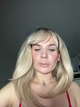 Snapshot of weet_dreamsss chatting on December 14, 3:39 pm weet dreamsss online show from December 14, 3:39 pm