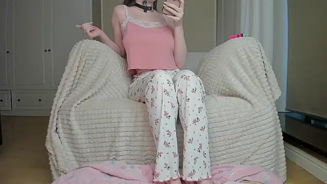 Snapshot of squ1kt chatting on December 18, 11:16 am squ1kt online show from December 18, 11:16 am