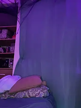 Snapshot of Nina-Chick777 chatting on October 25, 6:54 am Nina-Chick777 online show from October 25, 6:54 am