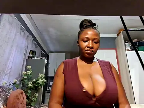 Snapshot of EbonyRose9 chatting on January 21, 6:43 am EbonyRose9 online show from January 21, 6:43 am