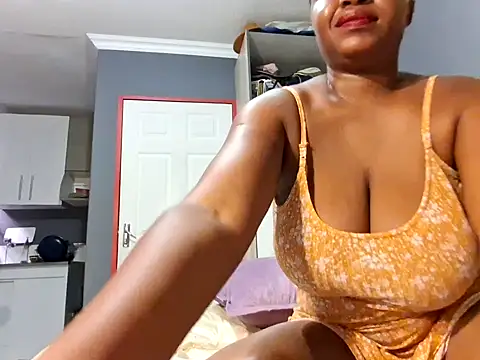 Snapshot of EbonyRose9 chatting on January 22, 1:42 pm EbonyRose9 online show from January 22, 1:42 pm