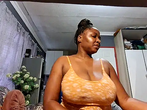 Snapshot of EbonyRose9 chatting on March 2, 5:44 am EbonyRose9 online show from March 2, 5:44 am