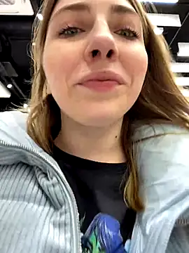 Snapshot of Sunny___Bunny chatting on December 7, 12:13 pm Sunny Bunny online show from December 7, 12:13 pm