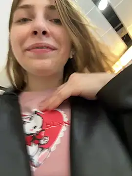 Snapshot of Sunny___Bunny chatting on February 28, 5:15 pm Sunny Bunny online show from February 28, 5:15 pm