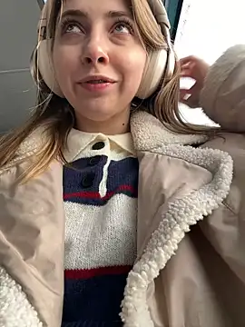 Snapshot of Sunny___Bunny chatting on March 15, 2:12 pm Sunny Bunny online show from March 15, 2:12 pm