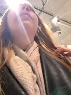 Snapshot of Sunny___Bunny chatting on November 15, 10:12 am Sunny Bunny online show from November 15, 10:12 am