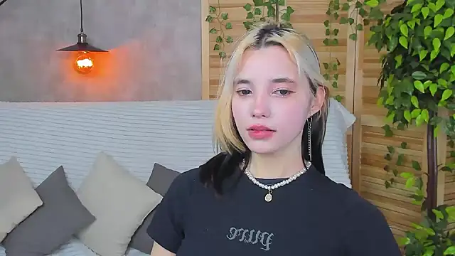 Snapshot of as1an_girlfriend chatting on February 2, 7:41 am as1an girlfriend online show from February 2, 7:41 am