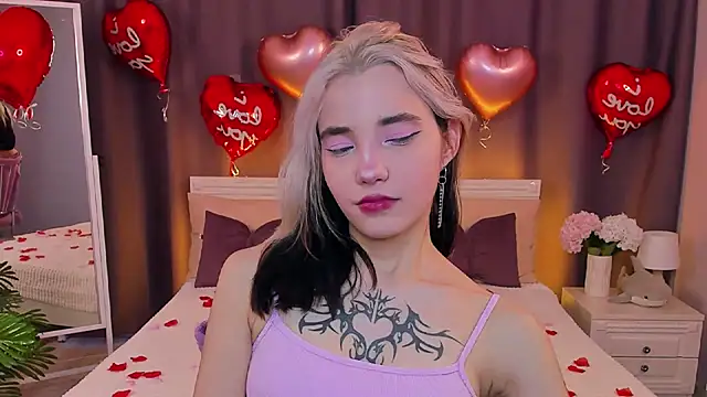 Snapshot of as1an_girlfriend chatting on February 18, 10:05 am as1an girlfriend online show from February 18, 10:05 am