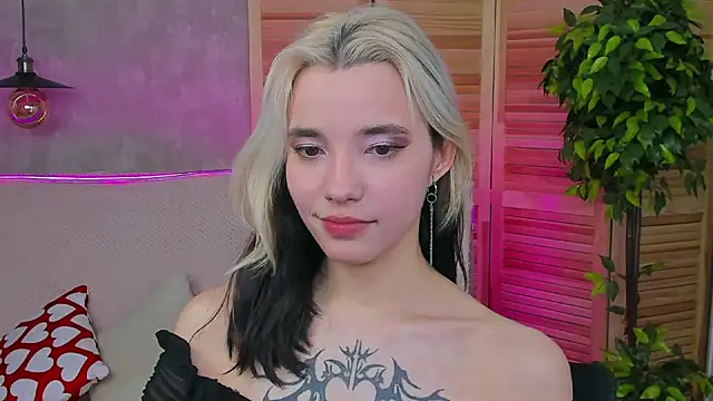 Snapshot of as1an_girlfriend chatting on March 5, 8:43 am as1an girlfriend online show from March 5, 8:43 am