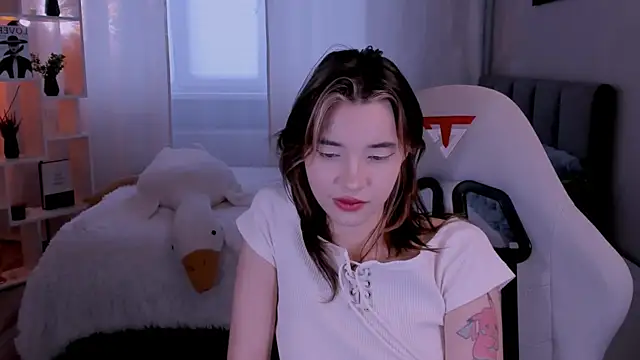as1an girlfriend online show from June 12, 3:38 am