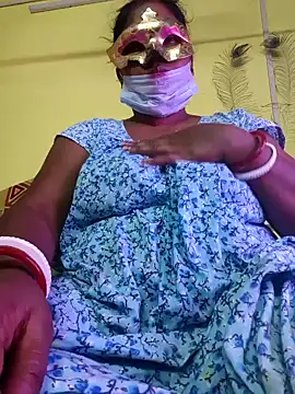 Snapshot of tinabhabhi chatting on December 4, 11:08 am tinabhabhi online show from December 4, 11:08 am