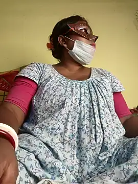 Snapshot of tinabhabhi chatting on February 2, 11:19 am tinabhabhi online show from February 2, 11:19 am