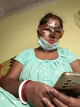 Snapshot of tinabhabhi chatting on March 3, 10:28 am tinabhabhi online show from March 3, 10:28 am