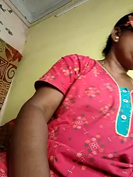 Snapshot of tinabhabhi chatting on October 31, 9:21 am tinabhabhi online show from October 31, 9:21 am