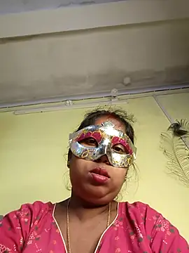 Snapshot of tinabhabhi chatting on November 24, 11:43 am tinabhabhi online show from November 24, 11:43 am