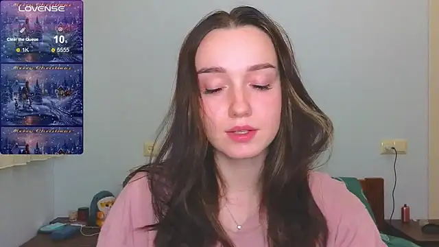 Wild Sophie  online show from January 24, 8:00 pm