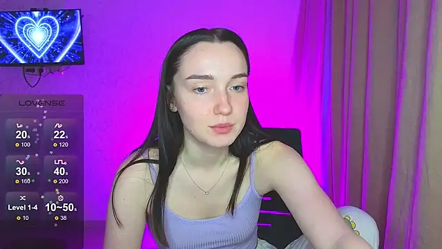 Wild Sophie  online show from February 8, 6:12 pm