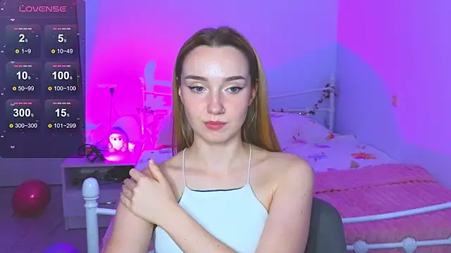 Wild Sophie  online show from December 13, 7:53 pm