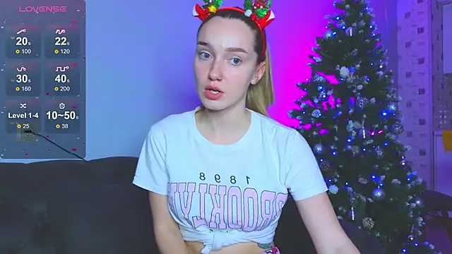 Wild Sophie  online show from December 20, 6:15 pm