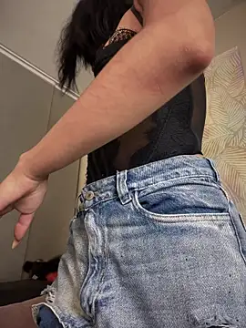 Snapshot of Hilary_pinkk chatting on November 20, 2:56 am Hilary pinkk online show from November 20, 2:56 am