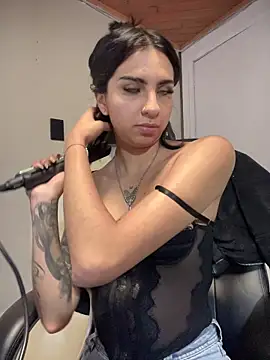 Snapshot of Hilary_pinkk chatting on November 26, 3:18 am Hilary pinkk online show from November 26, 3:18 am