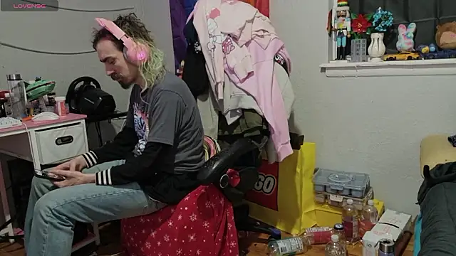 tallnerdyguy online show from February 19, 3:46 am