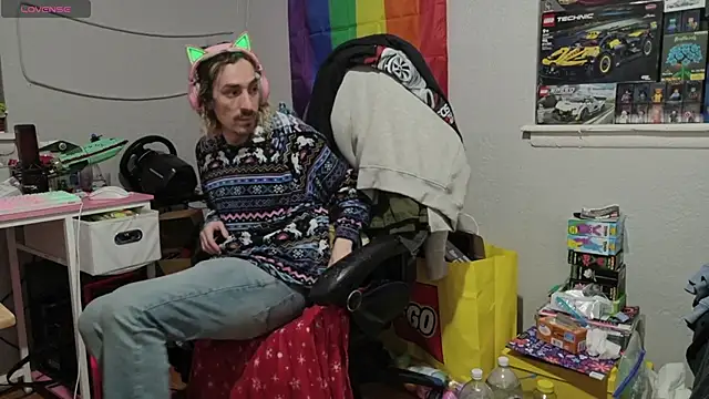 tallnerdyguy online show from April 16, 3:29 am