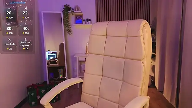 Snapshot of margeriTirell chatting on December 14, 2:50 am margeriTirell online show from December 14, 2:50 am