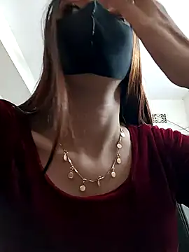 Snapshot of Tisha-01 chatting on November 20, 1:39 am Tisha-01 online show from November 20, 1:39 am