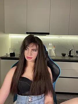 CurlyLara online show from March 24, 9:09 pm