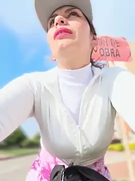 Alysson-- online show from April 4, 1:08 pm