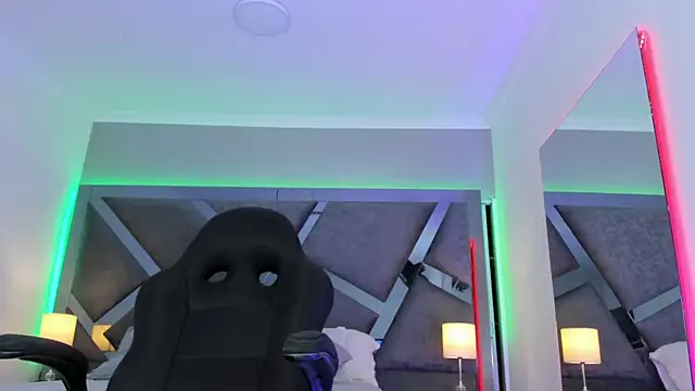 AmberiniHoffman online show from March 7, 11:40 am