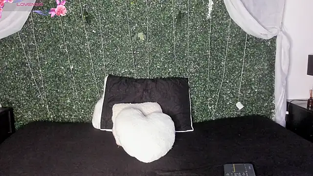 Khenta Michells online show from February 3, 10:31 am