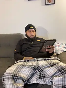 Snapshot of Pap1_Champo chatting on January 16, 6:46 am Pap1 Champo online show from January 16, 6:46 am