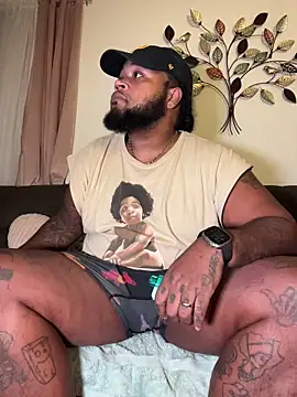 Snapshot of Pap1_Champo chatting on November 12, 3:07 am Pap1 Champo online show from November 12, 3:07 am