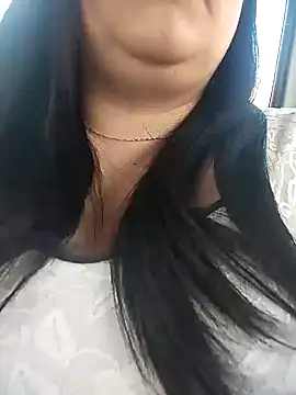 Snapshot of sara_pineros chatting on December 5, 6:00 pm sara pineros online show from December 5, 6:00 pm